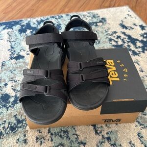 Teva Tirra Sandal size 7 worn once